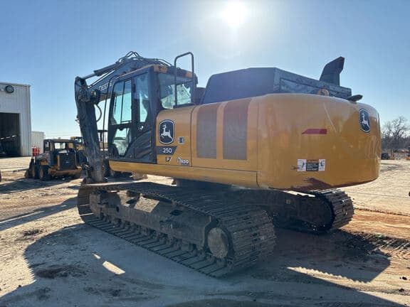 Image of John Deere 250P equipment image 2