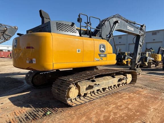 Image of John Deere 250P equipment image 4