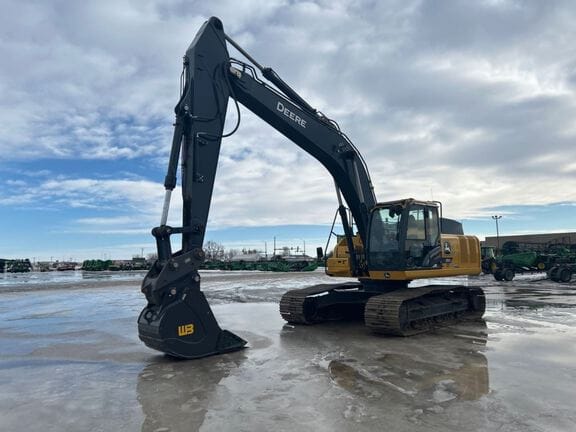 2023 John Deere 250P Equipment Image0