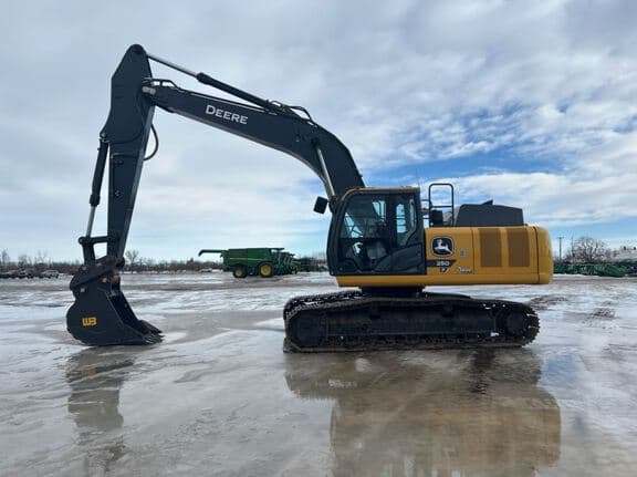 Image of John Deere 250P equipment image 1
