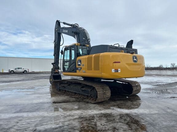 Image of John Deere 250P equipment image 2