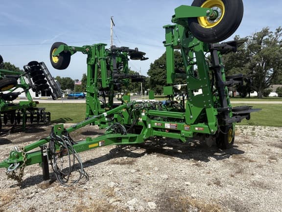 Image of John Deere 2510H equipment image 1