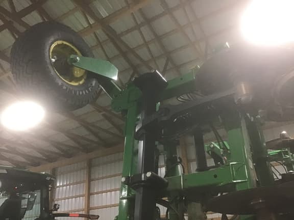 Image of John Deere 2510H Primary image