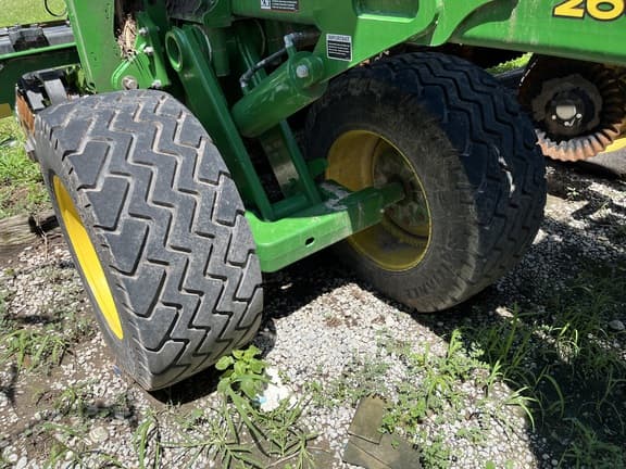 Image of John Deere 2660VT equipment image 1