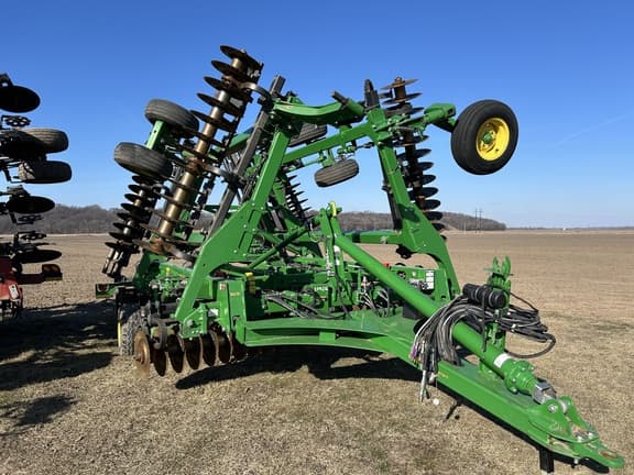 Image of John Deere 2660VT equipment image 1