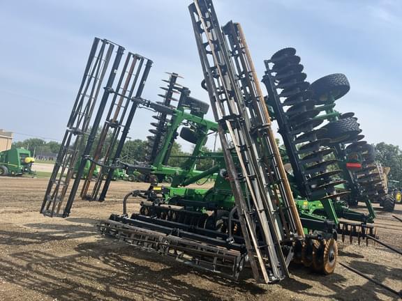 Image of John Deere 2660VT equipment image 1