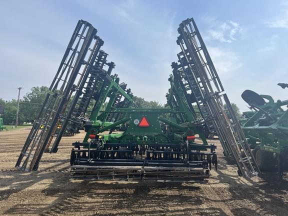 Image of John Deere 2660VT equipment image 2