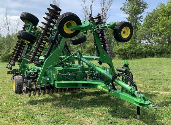 2023 John Deere 2660VT Equipment Image0