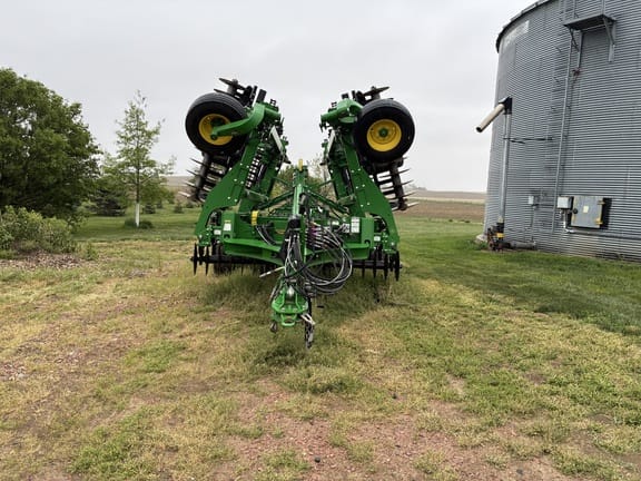 2023 John Deere 2660VT Equipment Image0
