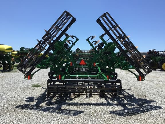 Image of John Deere 2730 equipment image 4