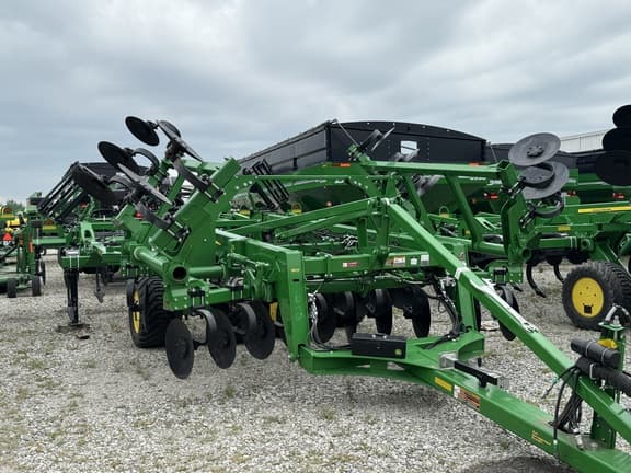 Image of John Deere 2730 equipment image 2