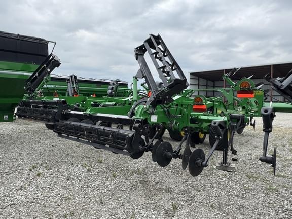 Image of John Deere 2730 equipment image 4