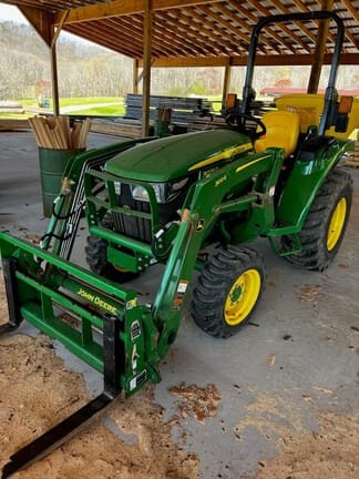 2023 John Deere 3025D Equipment Image0