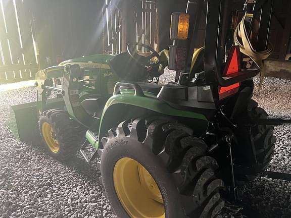 Image of John Deere 3025E equipment image 2