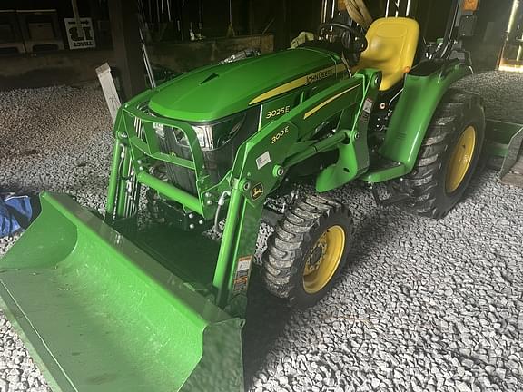 Image of John Deere 3025E equipment image 3