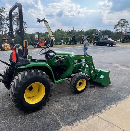 Image of John Deere 3025E equipment image 1