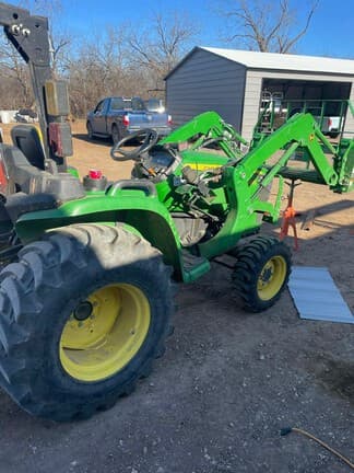 Image of John Deere 3025E equipment image 3