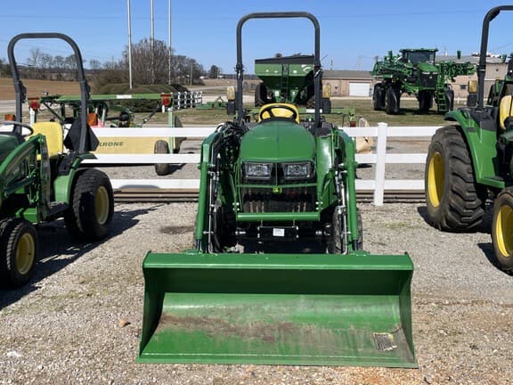 Image of John Deere 3032E equipment image 1