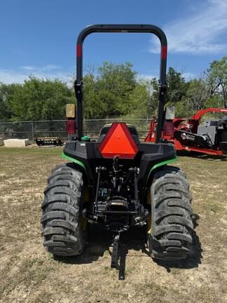 Image of John Deere 3032E equipment image 3
