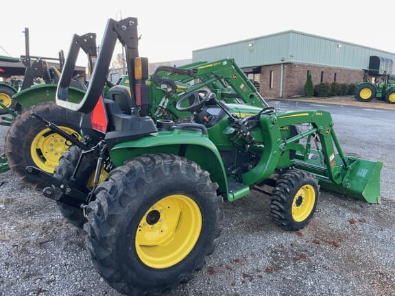 Image of John Deere 3032E equipment image 3