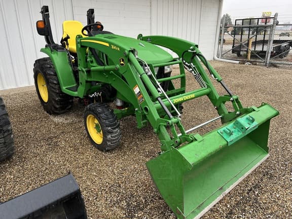 Image of John Deere 3033R equipment image 2
