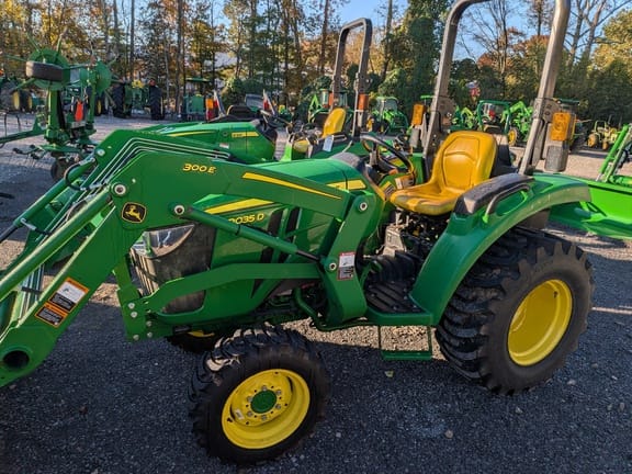 2023 John Deere 3035D Equipment Image0