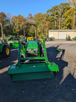 Image of John Deere 3035D equipment image 1