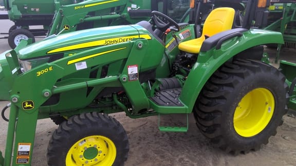 2023 John Deere 3035D Equipment Image0