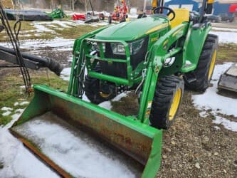 Image of John Deere 3038E equipment image 2