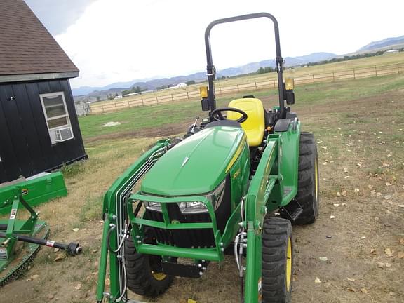Image of John Deere 3038E equipment image 4