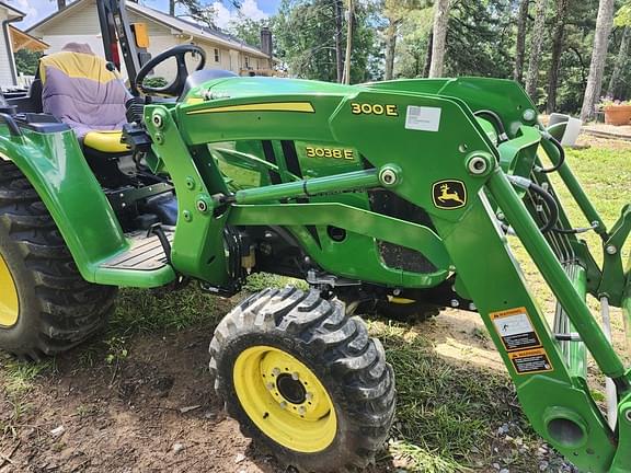 Image of John Deere 3038E equipment image 2