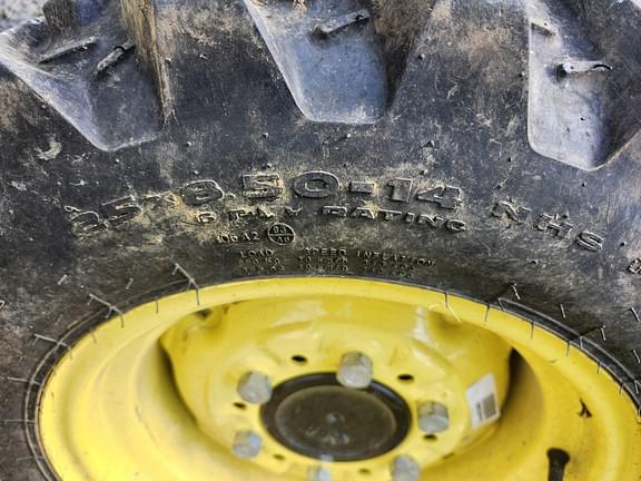Image of John Deere 3038E equipment image 4