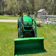 Image of John Deere 3038E equipment image 3