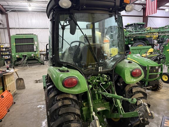 Image of John Deere 3039R equipment image 2