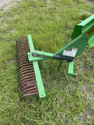Image of John Deere 3039R equipment image 4