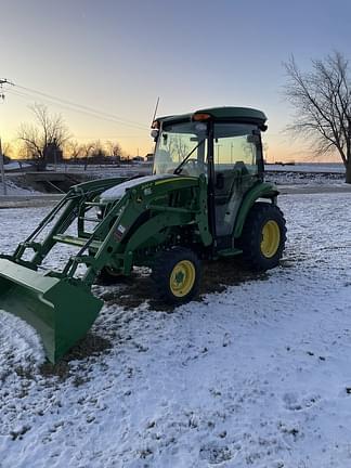 Image of John Deere 3046R equipment image 2