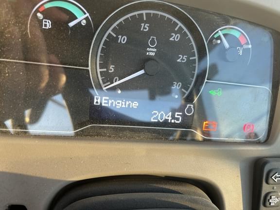 Image of John Deere 3046R Image 1