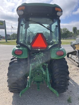 Image of John Deere 3046R equipment image 3