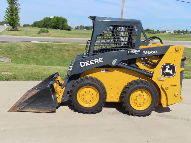 Image of John Deere 316GR equipment image 1