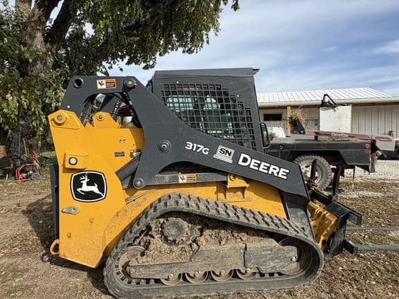 Image of John Deere 317G equipment image 2