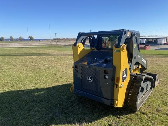 Image of John Deere 317G equipment image 3