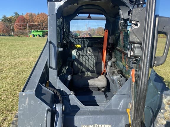 Image of John Deere 317G equipment image 4