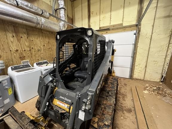 Image of John Deere 317G equipment image 4