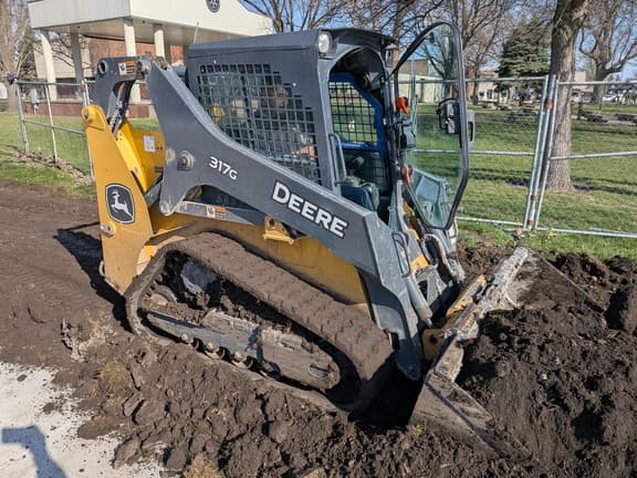 Image of John Deere 317G equipment image 2