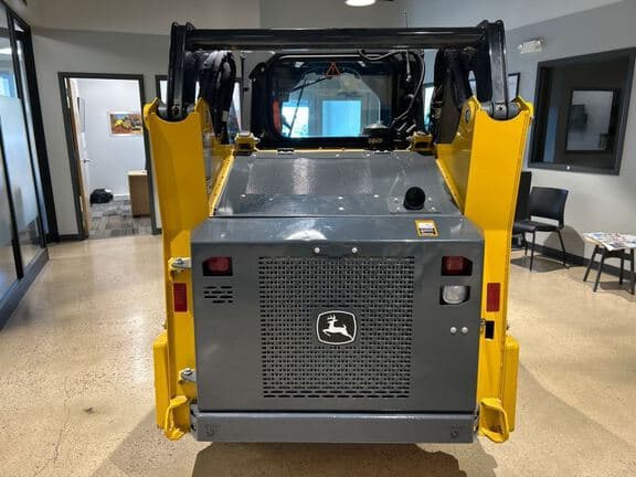 Image of John Deere 318G equipment image 3