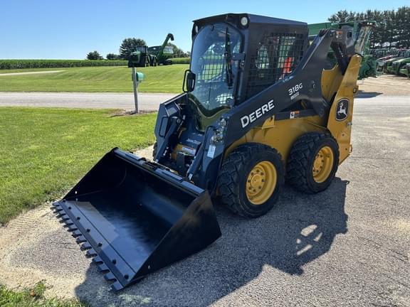 Image of John Deere 318G equipment image 3