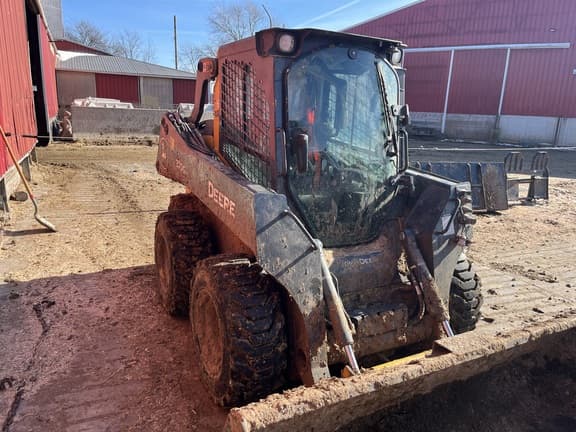 Image of John Deere 320G Primary image