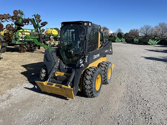 Image of John Deere 324G equipment image 1