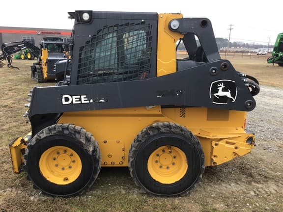 Image of John Deere 324G equipment image 1