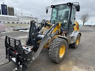 Image of John Deere 324L equipment image 4